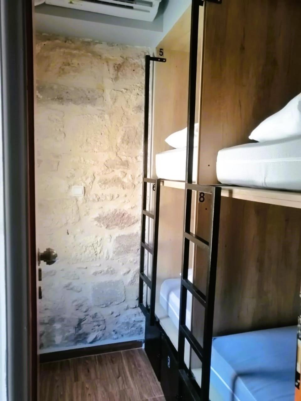 Hippie City Hostel Chania  Exteriör bild