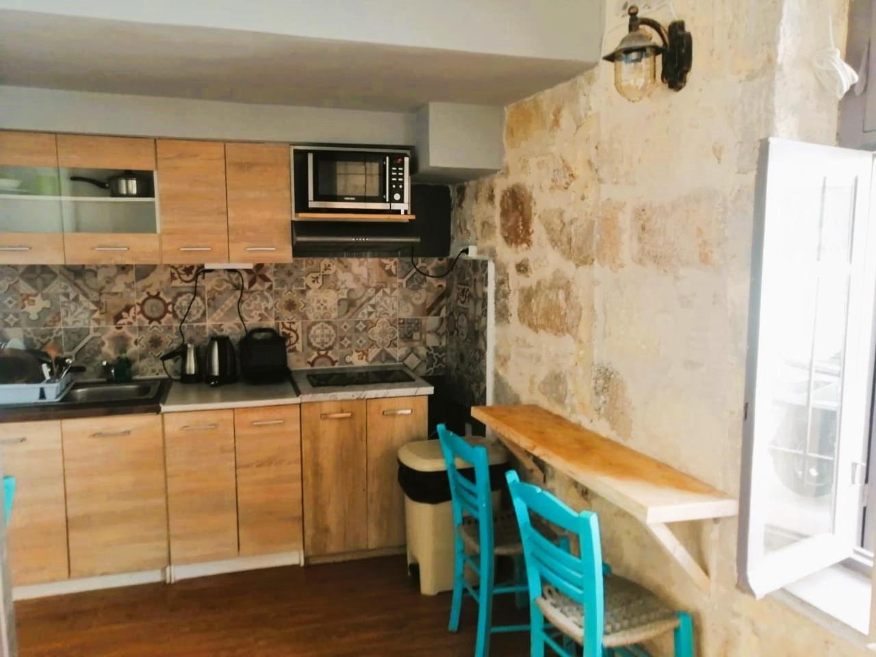 Hippie City Hostel Chania  Exteriör bild